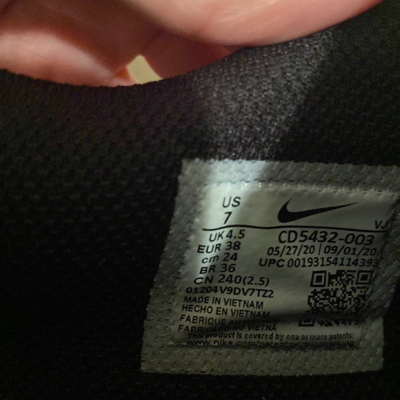 Nike Air Max Size 7 black and white - Picture 7 of 9